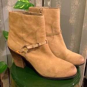 Vince Camuto camel colour ankle leather bootie